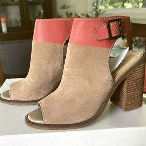 Kelsi Dagger peep toe open heel shoes